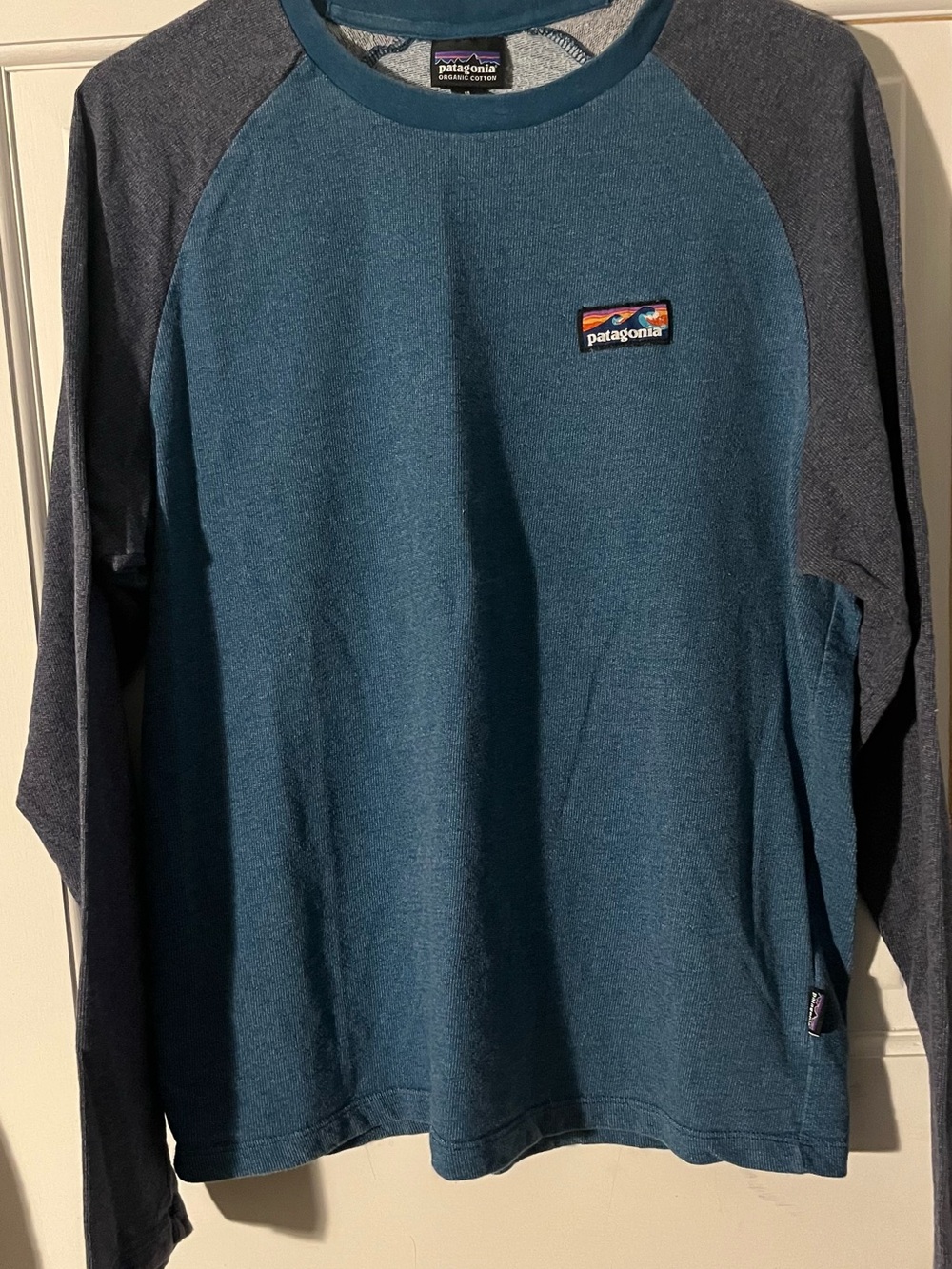 Patagonia Men’s Teal And Charcoal Crewneck Lightweight Sweatshirt Size M